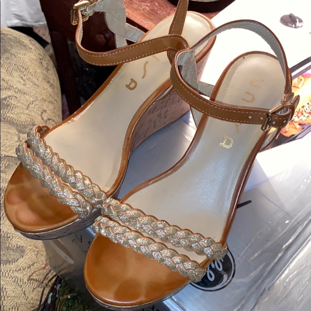 Wedge heels